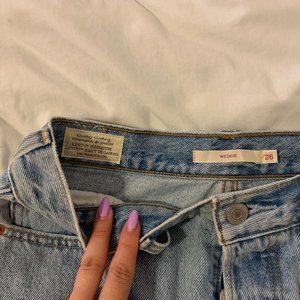 NEW Levi's Wedgie Jeans- Light wash size 26